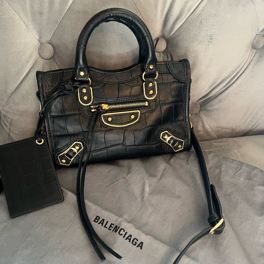 ✨BALENCIAGA NANO CITY BAG✨
